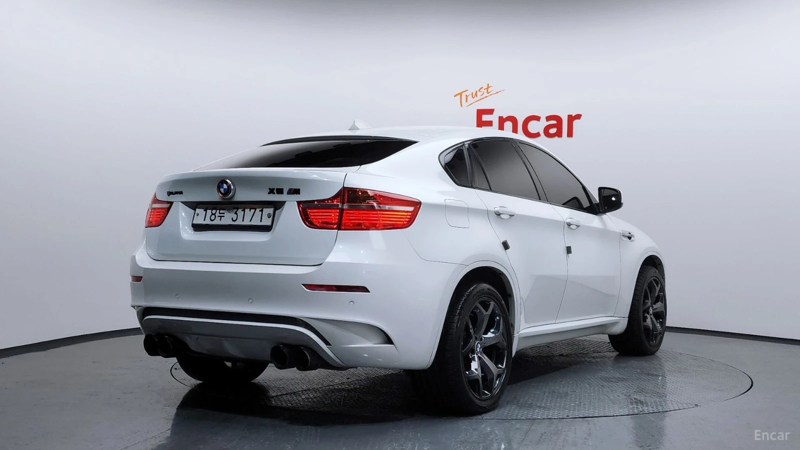 BMW X6 M* КОЖА* ПОДГРЕВ* ОБДУХВАНЕ* HEADUP* LANE ASS, снимка 2 - Автомобили и джипове - 55425394