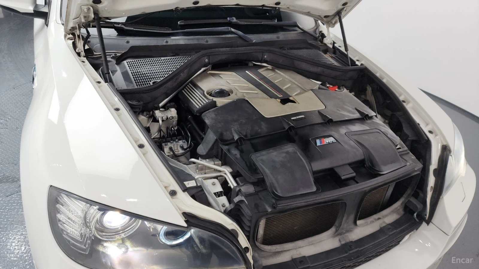 BMW X6 M* КОЖА* ПОДГРЕВ* ОБДУХВАНЕ* HEADUP* LANE ASS, снимка 5 - Автомобили и джипове - 55425394