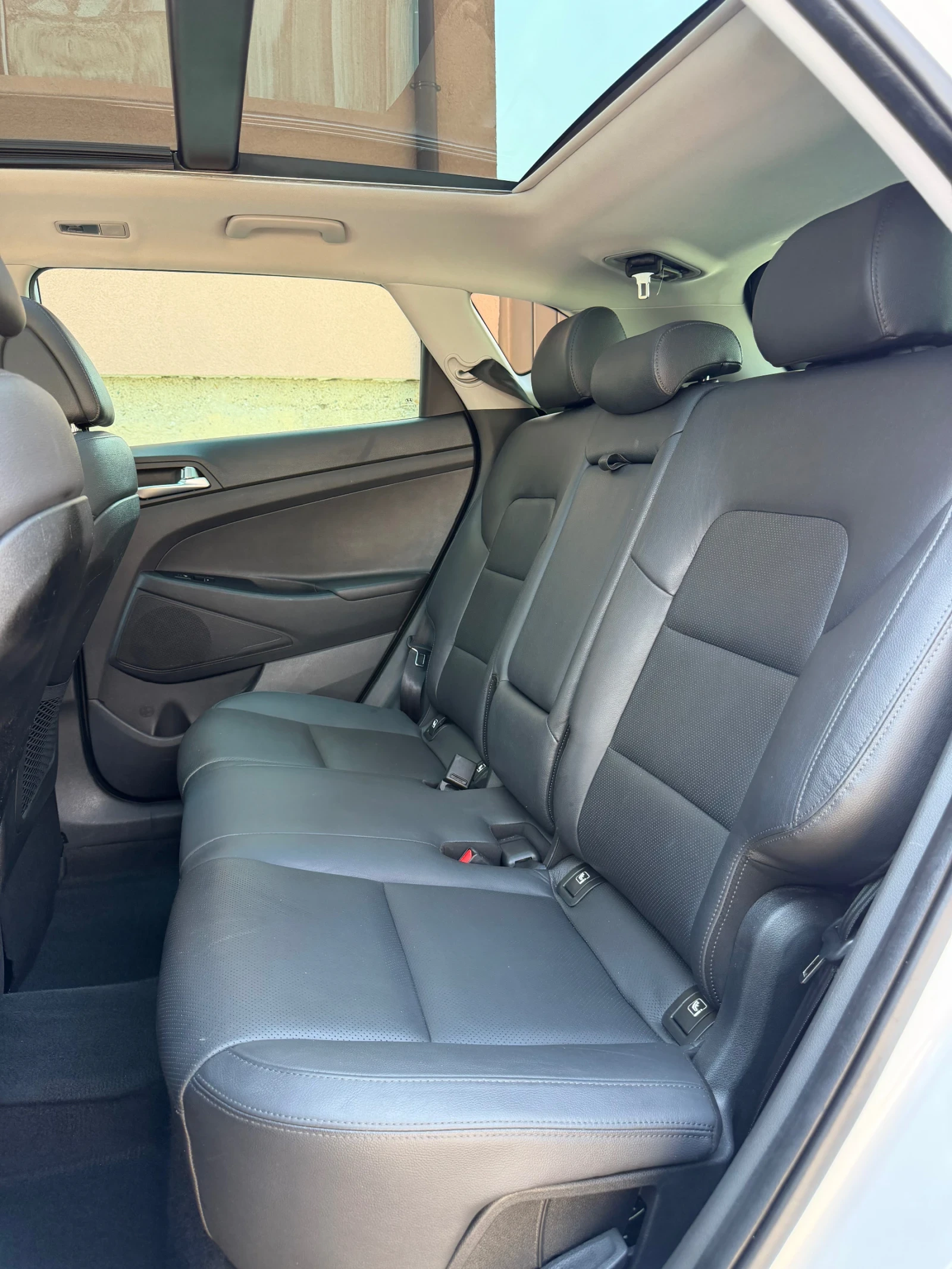 Hyundai Tucson 1.6 TGDI 4WD VERTEX Внос Швейцария, снимка 12 - Автомобили и джипове - 55589451
