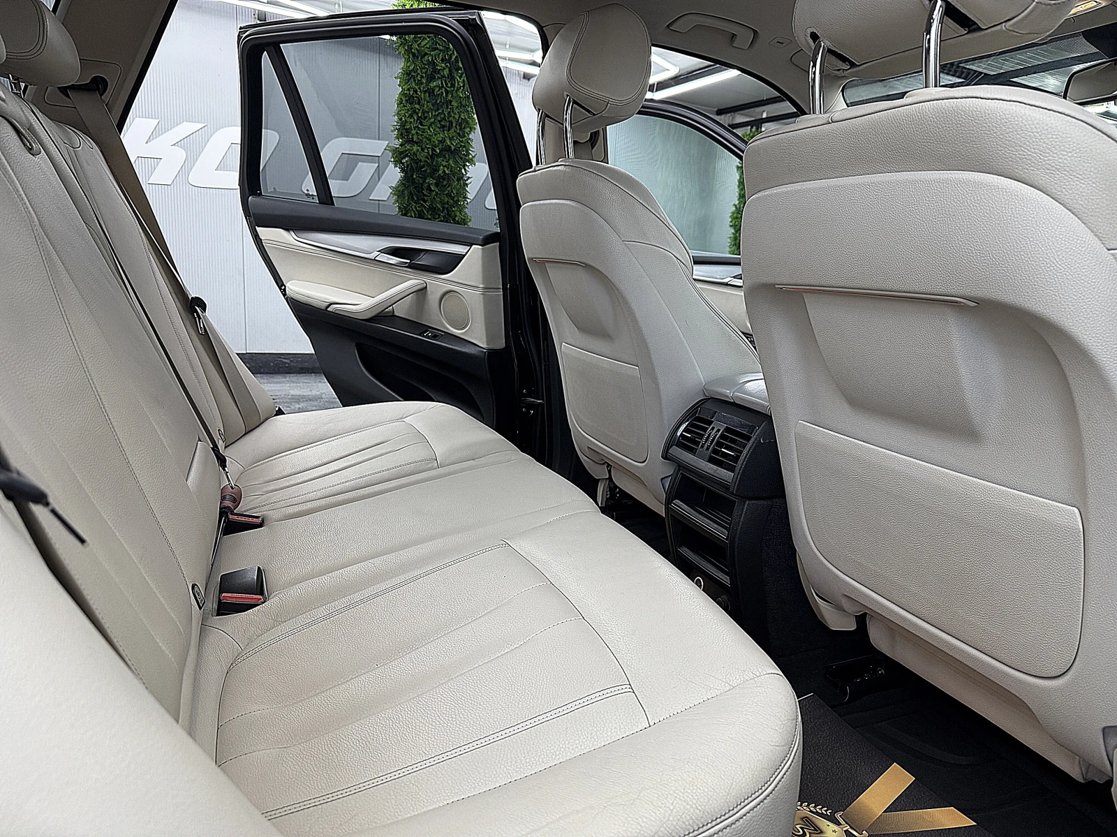 BMW X5 Xdrive/Individual/KeulessGo/СОБСТВЕН ЛИЗИНГ, снимка 10 - Автомобили и джипове - 55739377