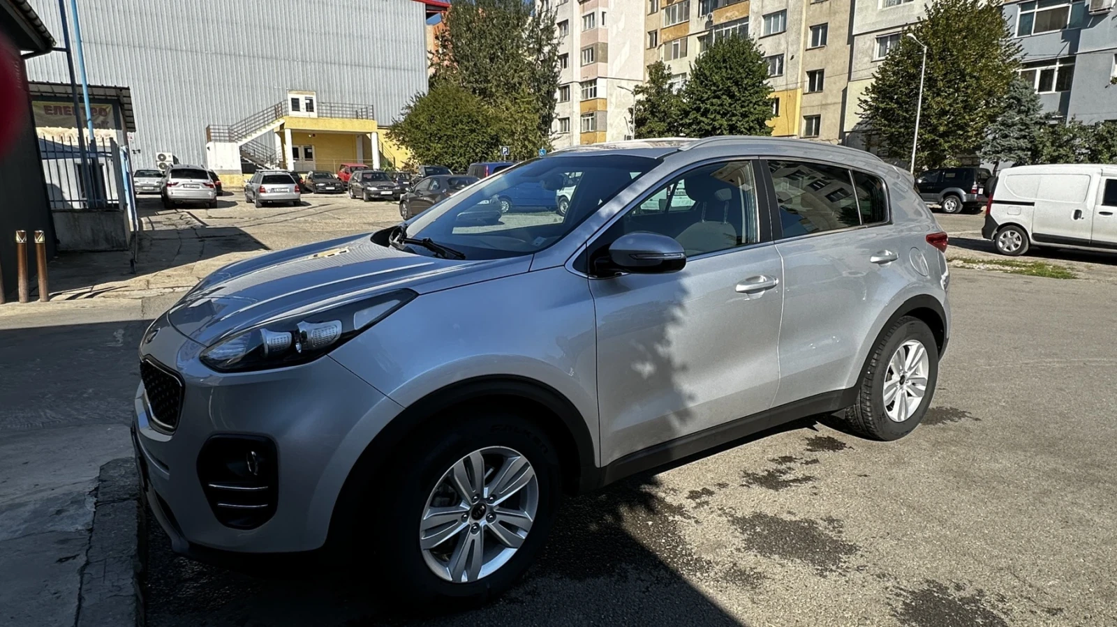 Kia Sportage, снимка 3 - Автомобили и джипове - 55962605