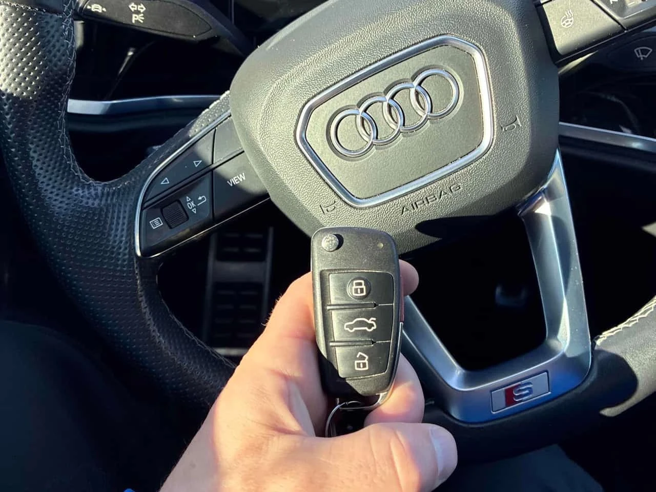 Audi Q3 Technik | CARFAX | БЕЗ ИНЦИДЕНТИ , снимка 11 - Автомобили и джипове - 56589710