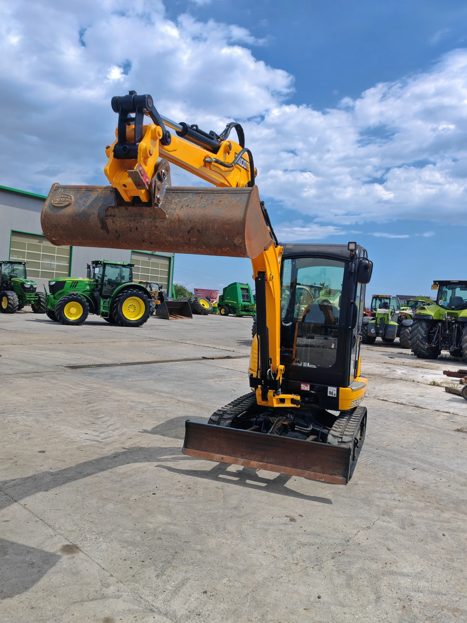 ����� JCB 8026 CTS ������ � ������������ ������ 20% | Mobile.bg � ����������� 9