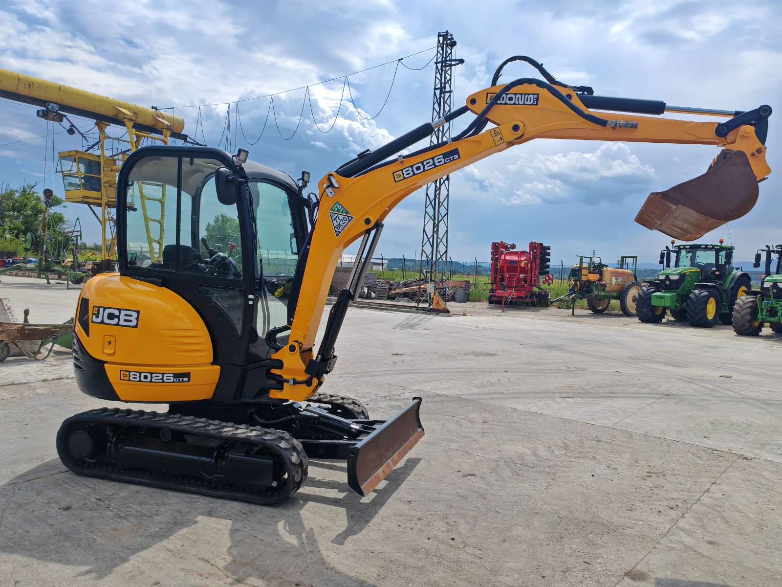 ����� JCB 8026 CTS ������ � ������������ ������ 20% | Mobile.bg � ����������� 3