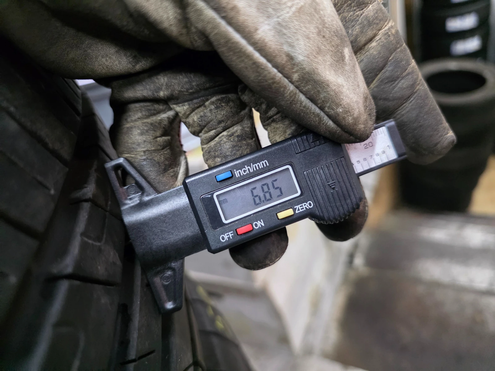 Гуми Летни 225/55R17, снимка 7 - Гуми и джанти - 53981499