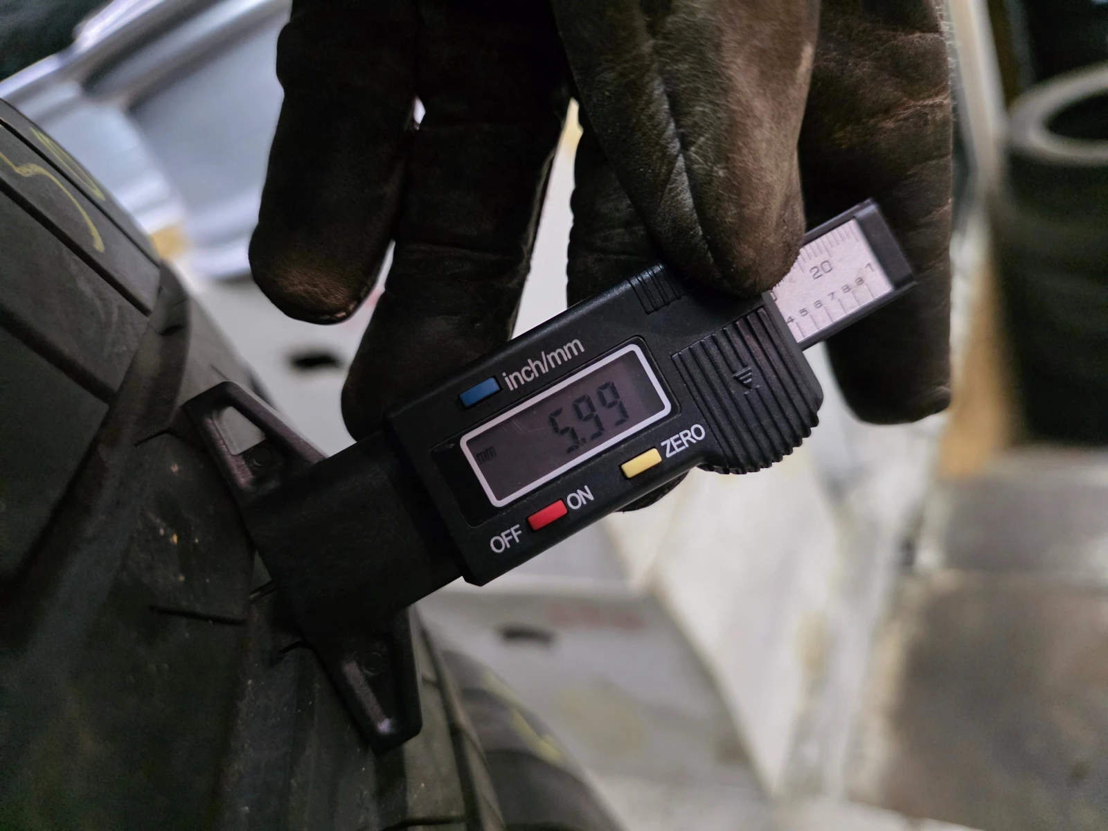 Гуми Летни 225/55R17, снимка 8 - Гуми и джанти - 53981499