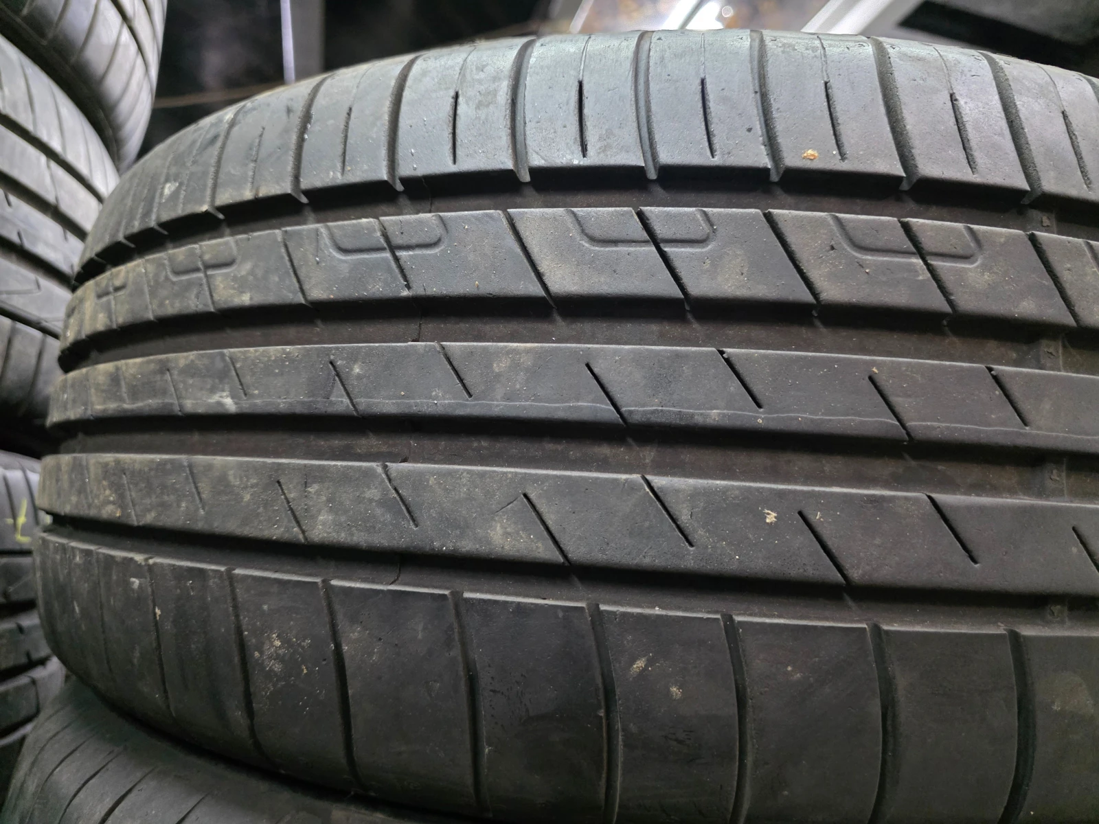 Гуми Летни 225/55R17, снимка 2 - Гуми и джанти - 53981499