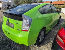 Toyota Prius 1.8 hybrid 136кс На части!, снимка 6