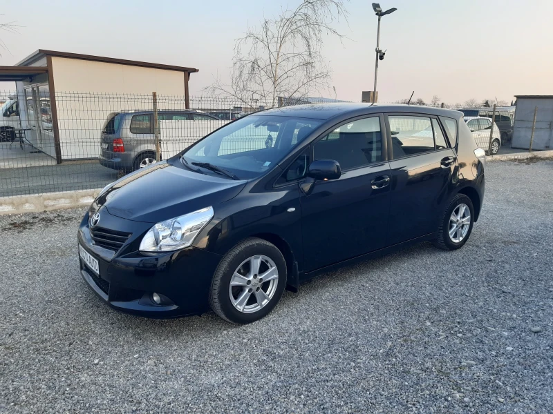 Toyota Verso, снимка 8 - Автомобили и джипове - 49274221