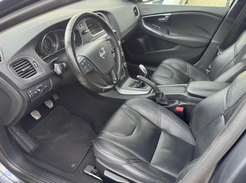 Volvo V40 T-3 1.6 Бензин 150 к.с. Euro 5b, снимка 10 - Автомобили и джипове - 51062995