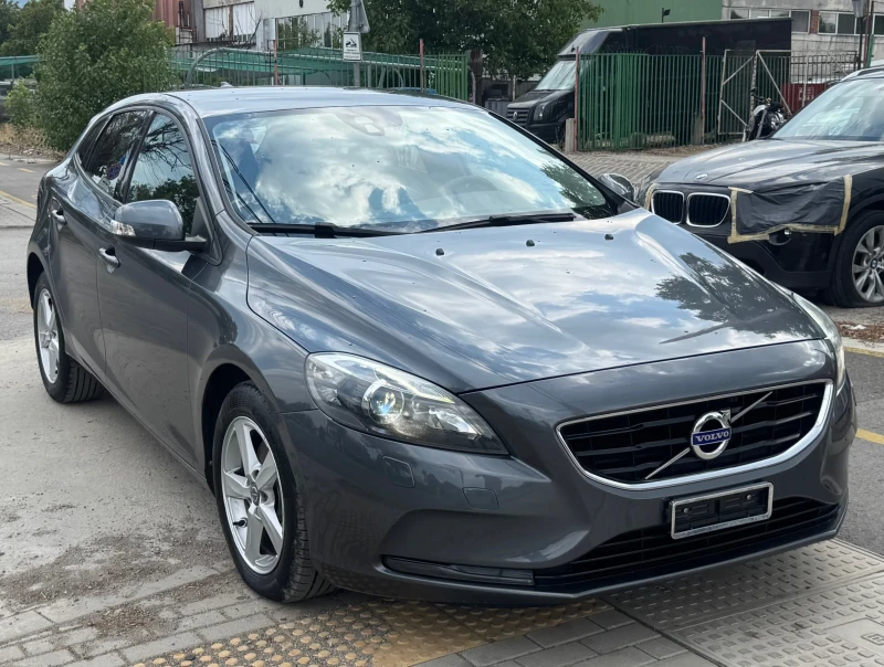 Volvo V40 T-3 1.6 Бензин 150 к.с. Euro 5b, снимка 3 - Автомобили и джипове - 51062995