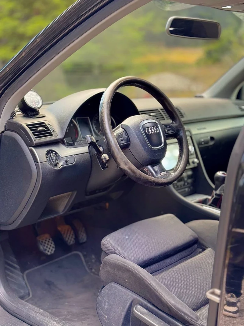 Audi A4 1.8T 6 скорости, снимка 11 - Автомобили и джипове - 51946343