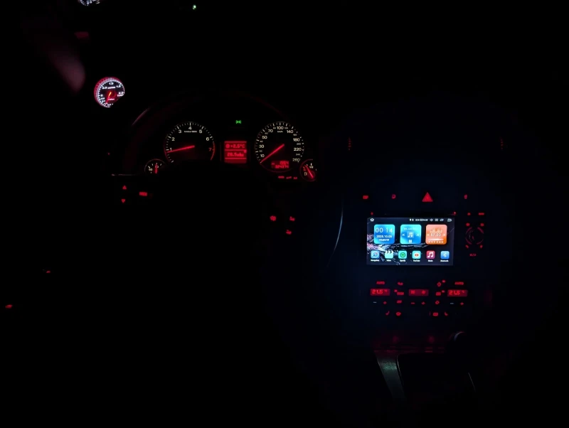 Audi A4 1.8T 6 скорости, снимка 13 - Автомобили и джипове - 51946343