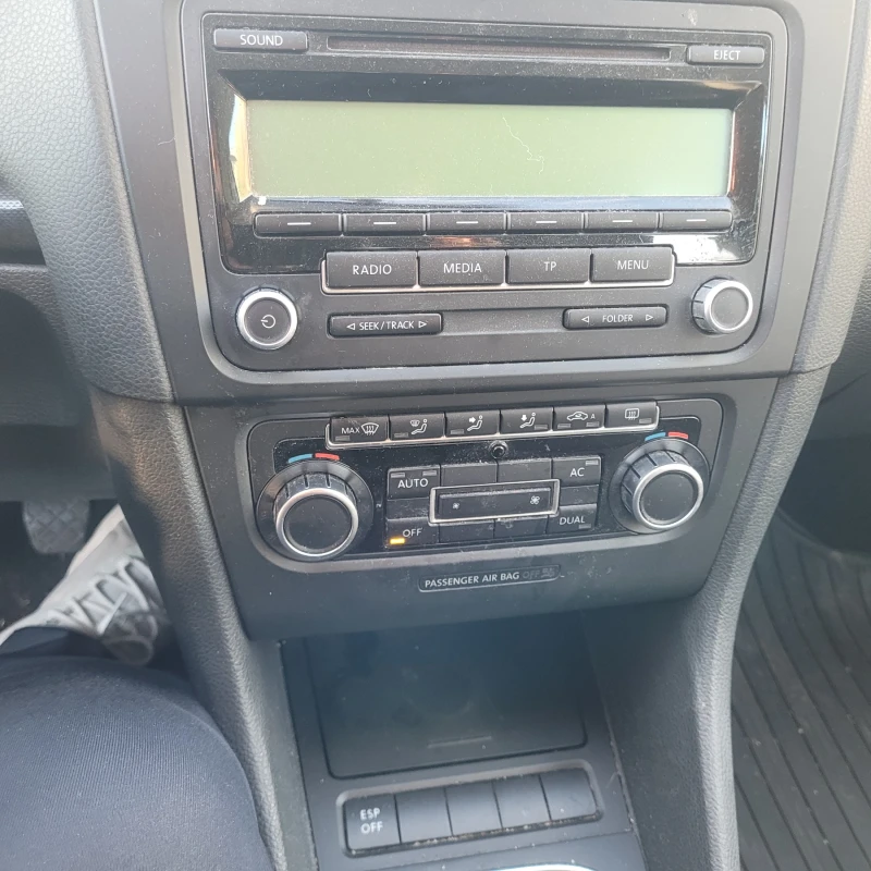 VW Golf 1.6i /102k.c, снимка 8 - Автомобили и джипове - 51948960