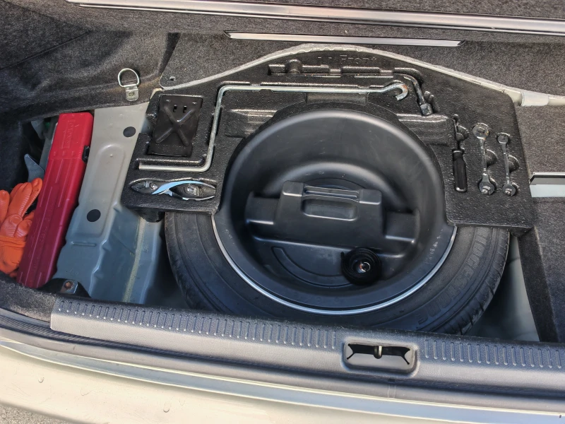 Lexus IS 200, снимка 8 - Автомобили и джипове - 52486240