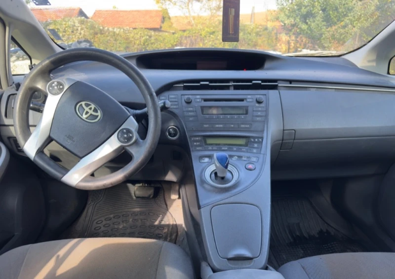 Toyota Prius 1.8 hybrid 136кс На части!, снимка 7 - Автомобили и джипове - 52450321