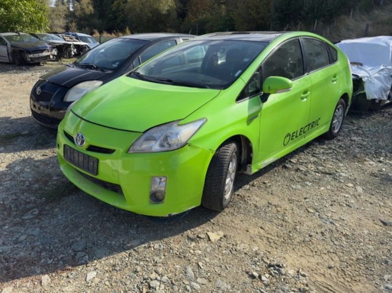 Toyota Prius 1.8 hybrid 136кс На части!, снимка 4 - Автомобили и джипове - 52450321