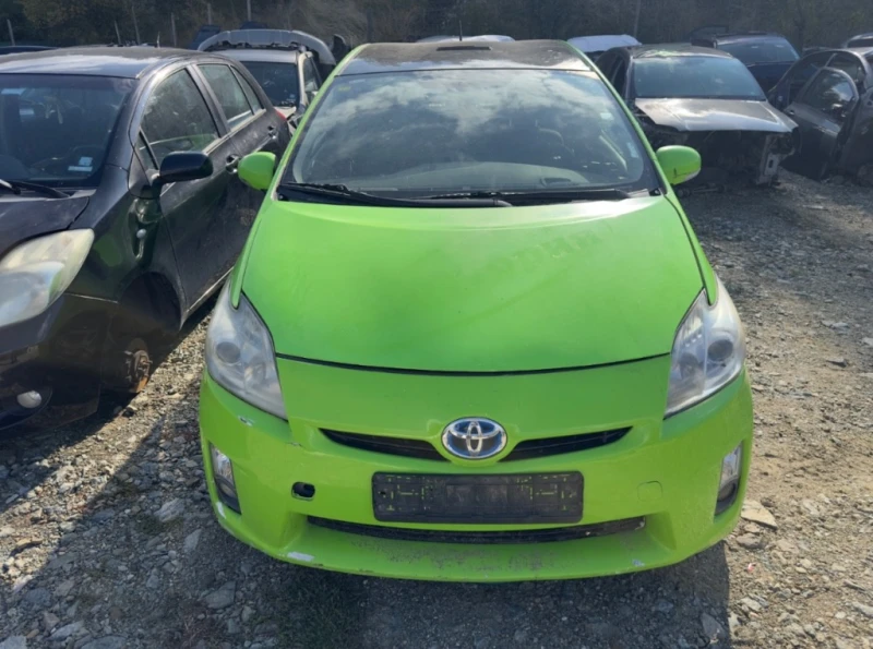 Toyota Prius 1.8 hybrid 136кс На части!, снимка 2 - Автомобили и джипове - 52450321