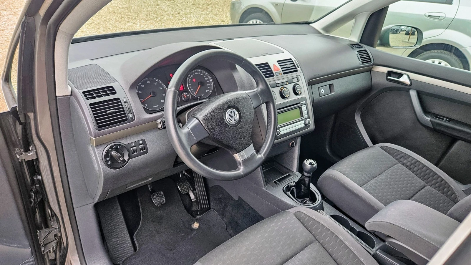 VW Touran 2.0i-109ks-bifuel - изображение 8