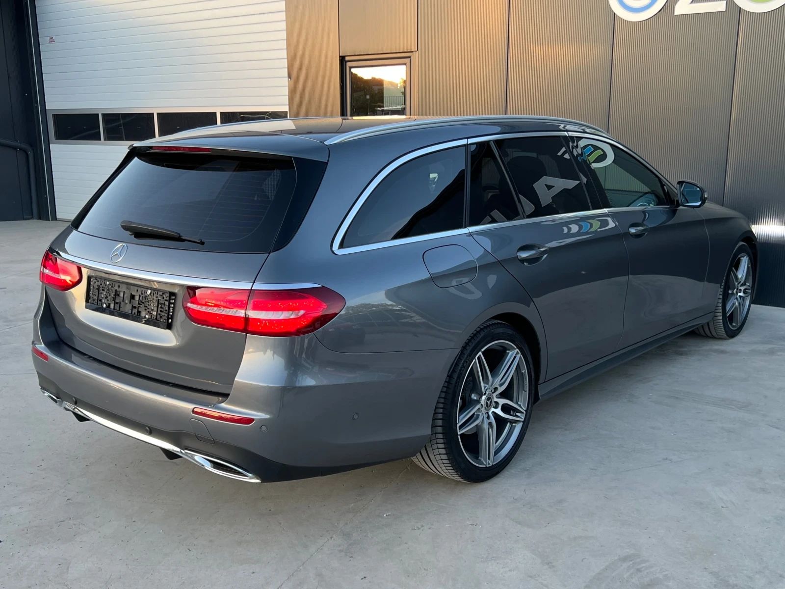 Mercedes-Benz E 220 d/AMG/Camera/Burmester/Distronic - изображение 7