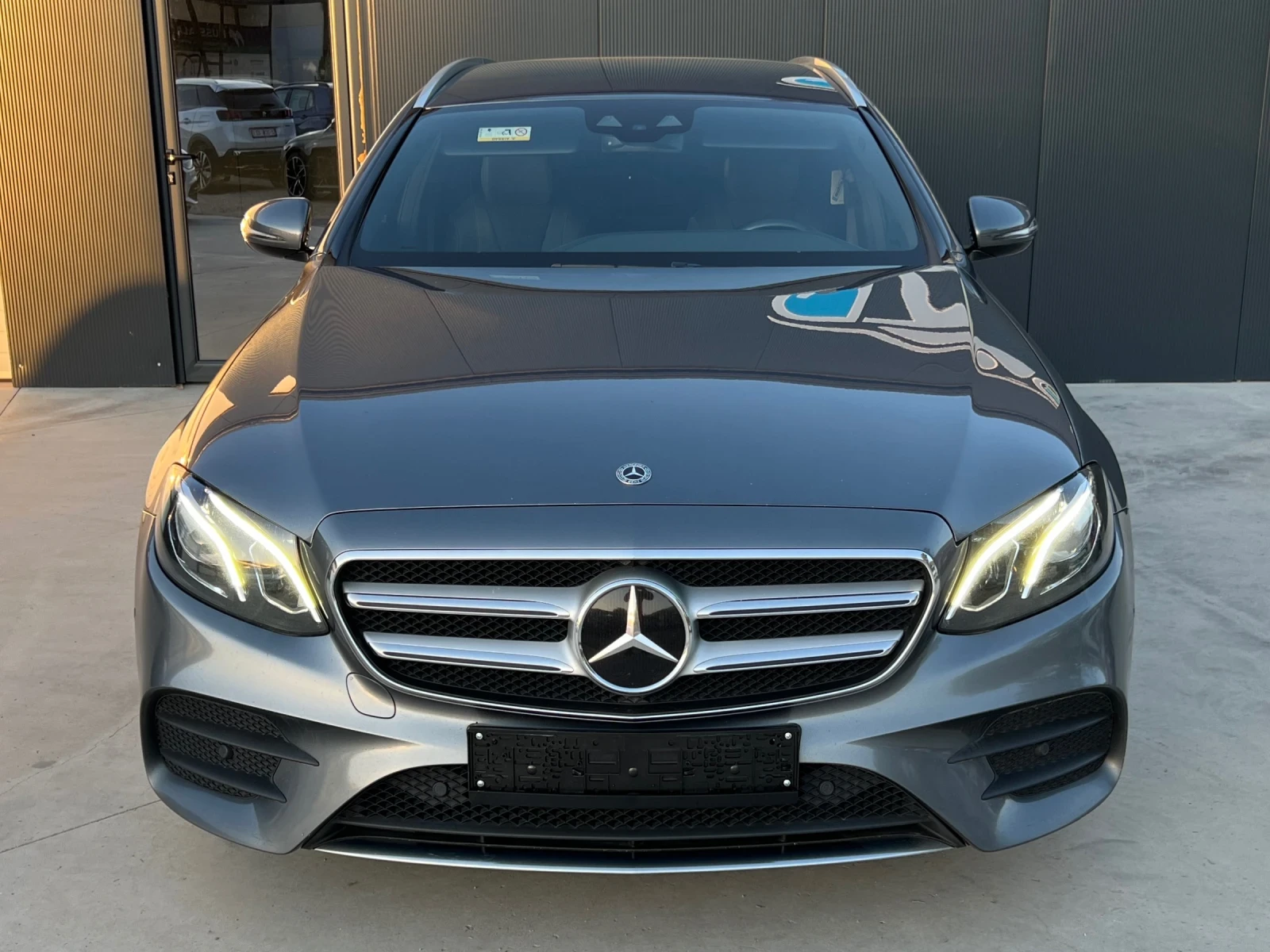 Mercedes-Benz E 220 d/AMG/Camera/Burmester/Distronic - изображение 2