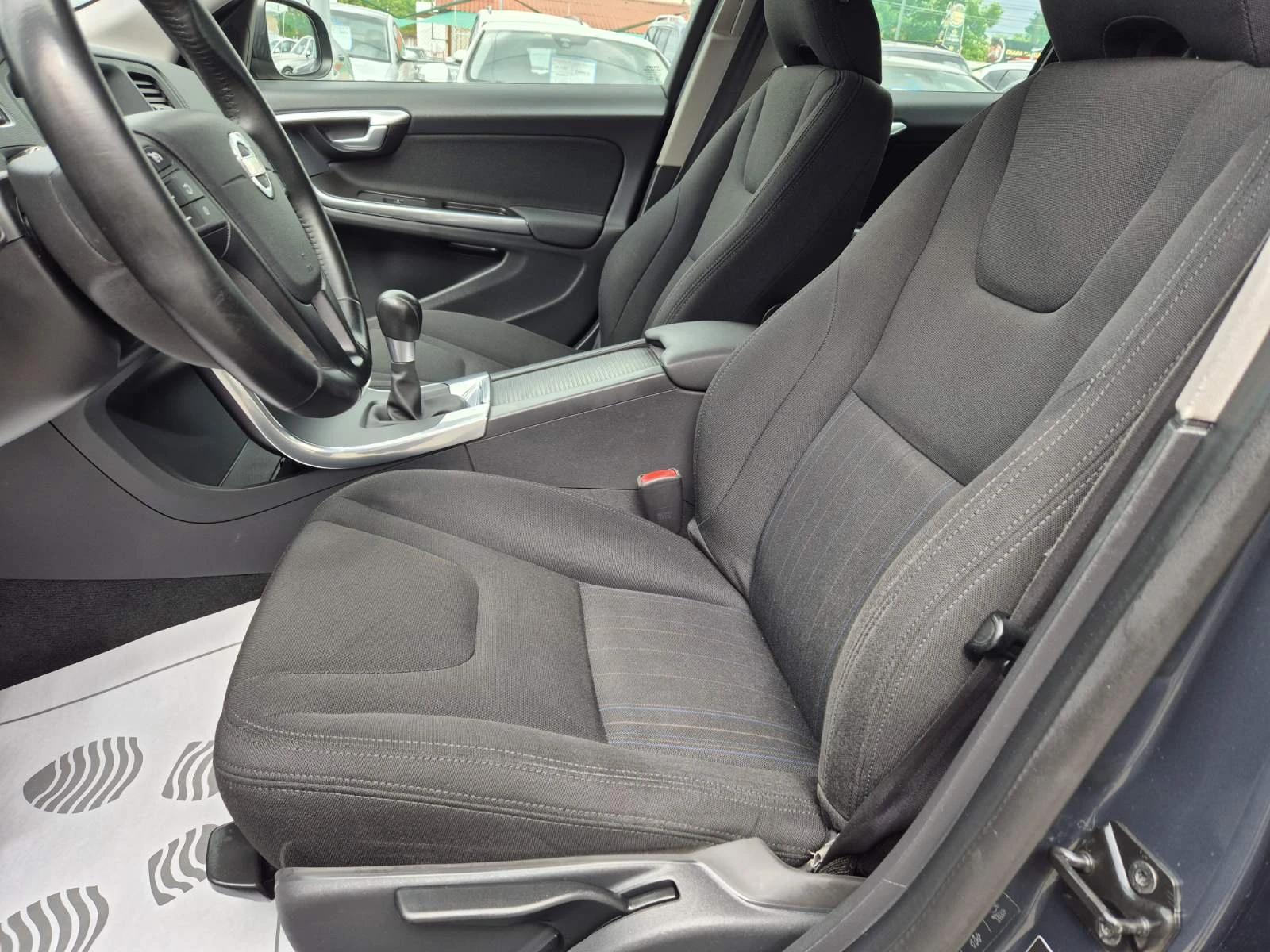 Volvo S60 1.6-150кс-СУПЕР СЪСТОЯНИЕ- - изображение 7