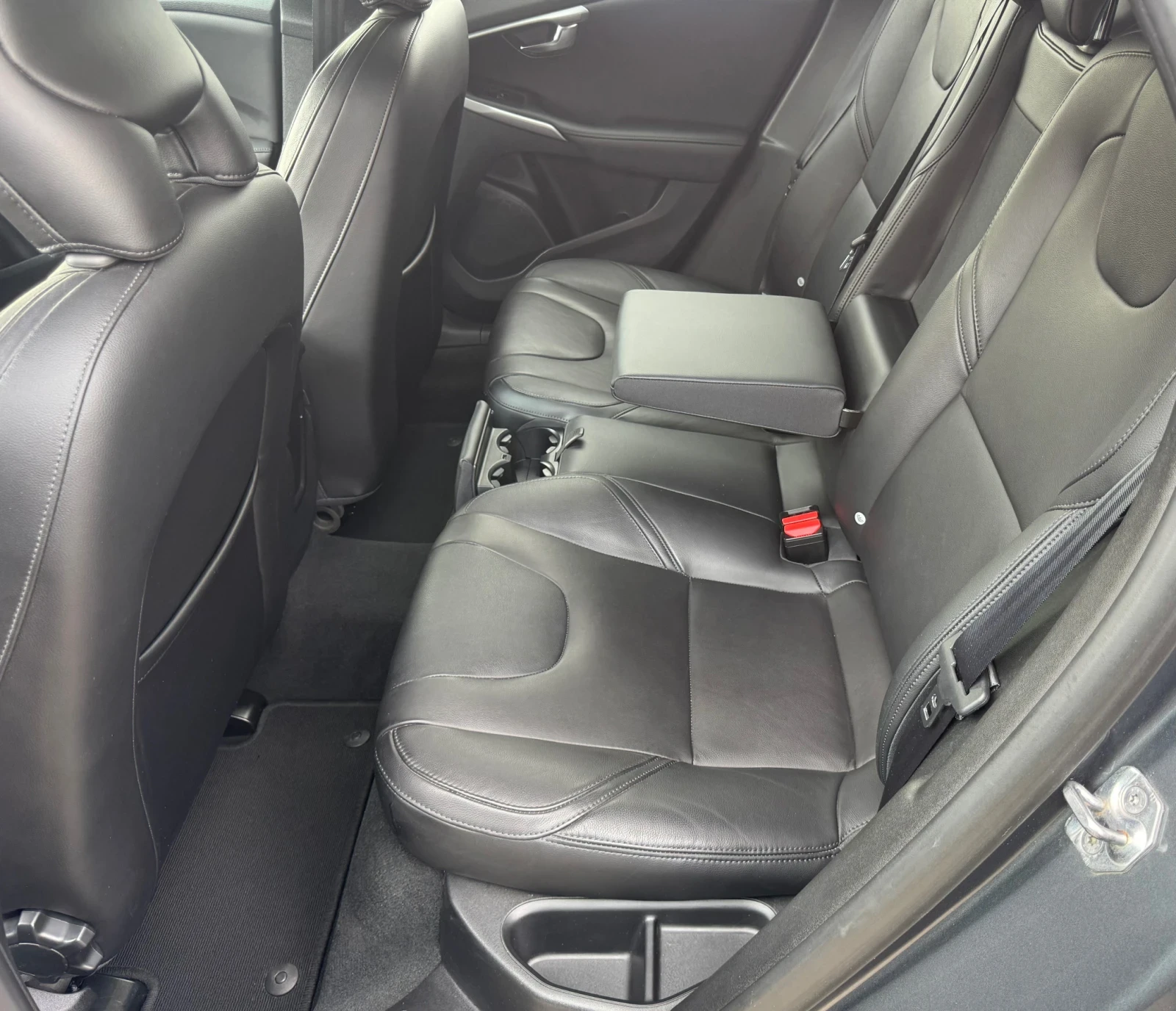 Volvo V40 T-3 1.6 Бензин 150 к.с. Euro 5b - изображение 9