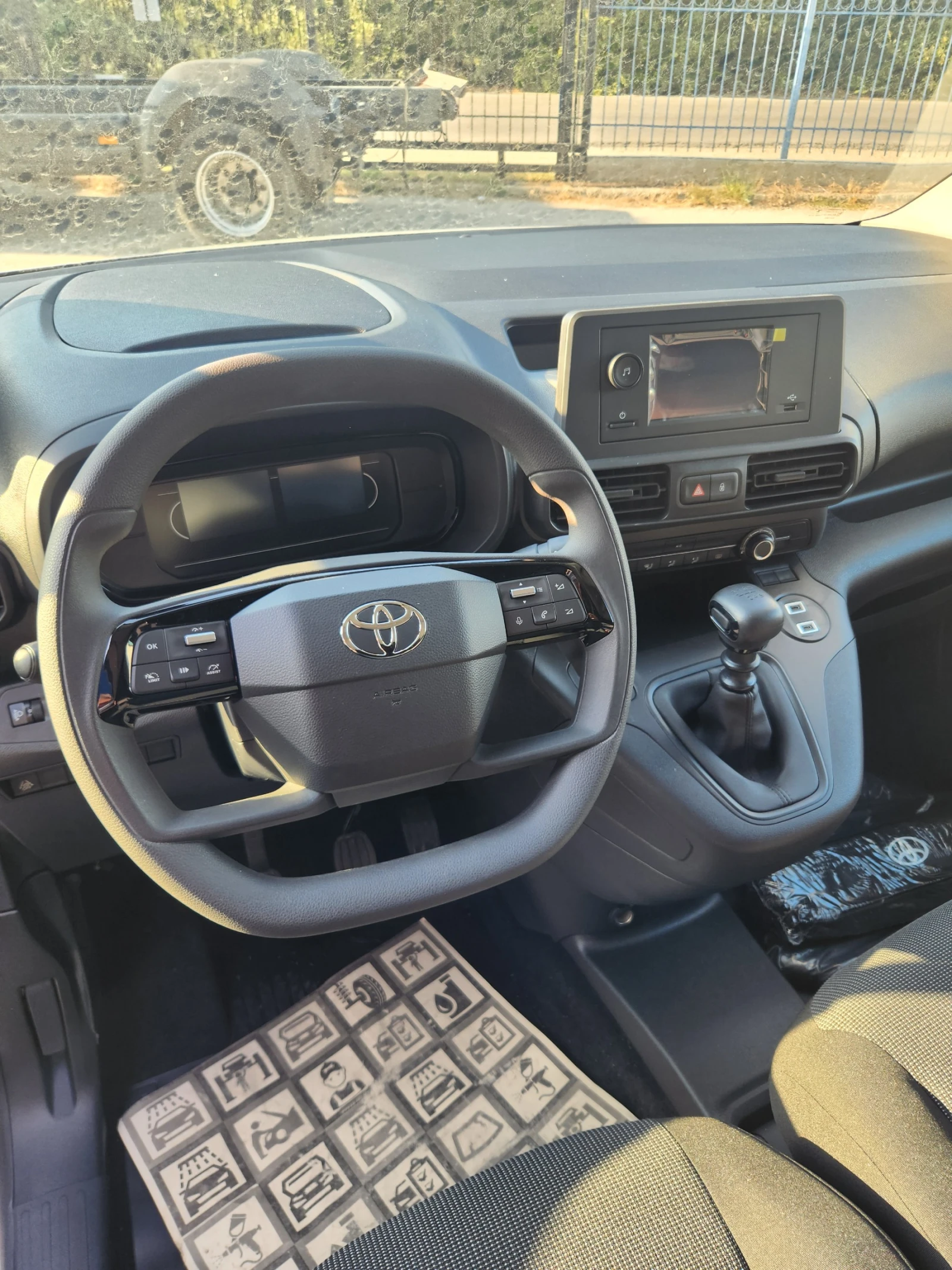 Toyota Proace City НОВО 0km L2 3METCA DIESEL PETROL - изображение 8
