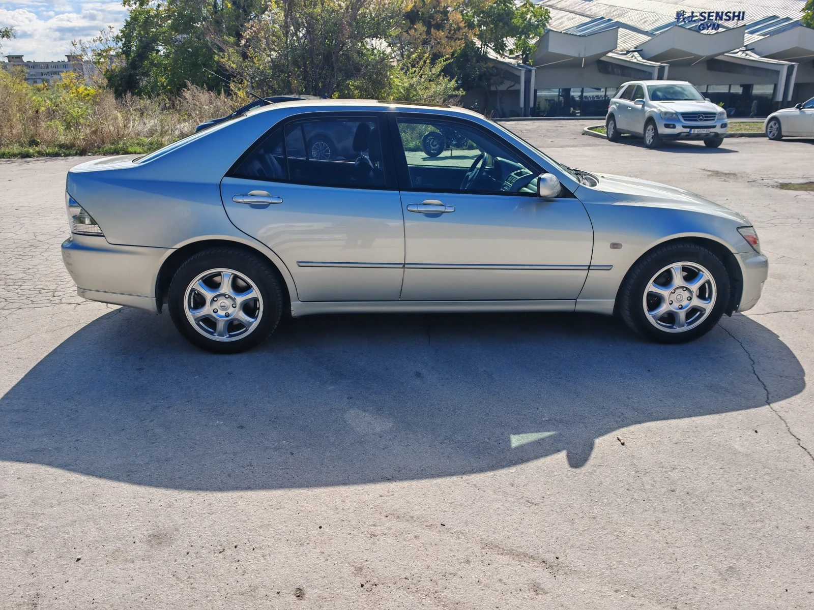 Lexus IS 200  - изображение 3