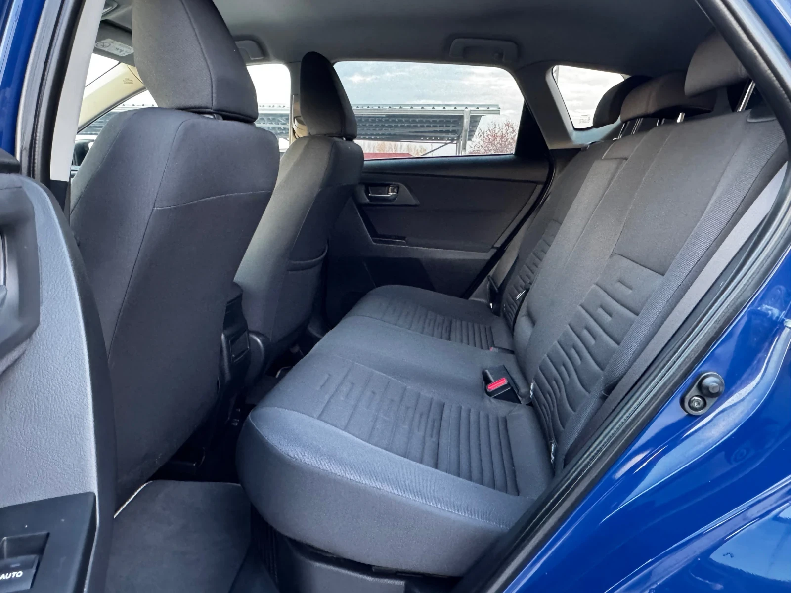 Toyota Auris 1.8i HYBRID ИТАЛИЯ - изображение 9