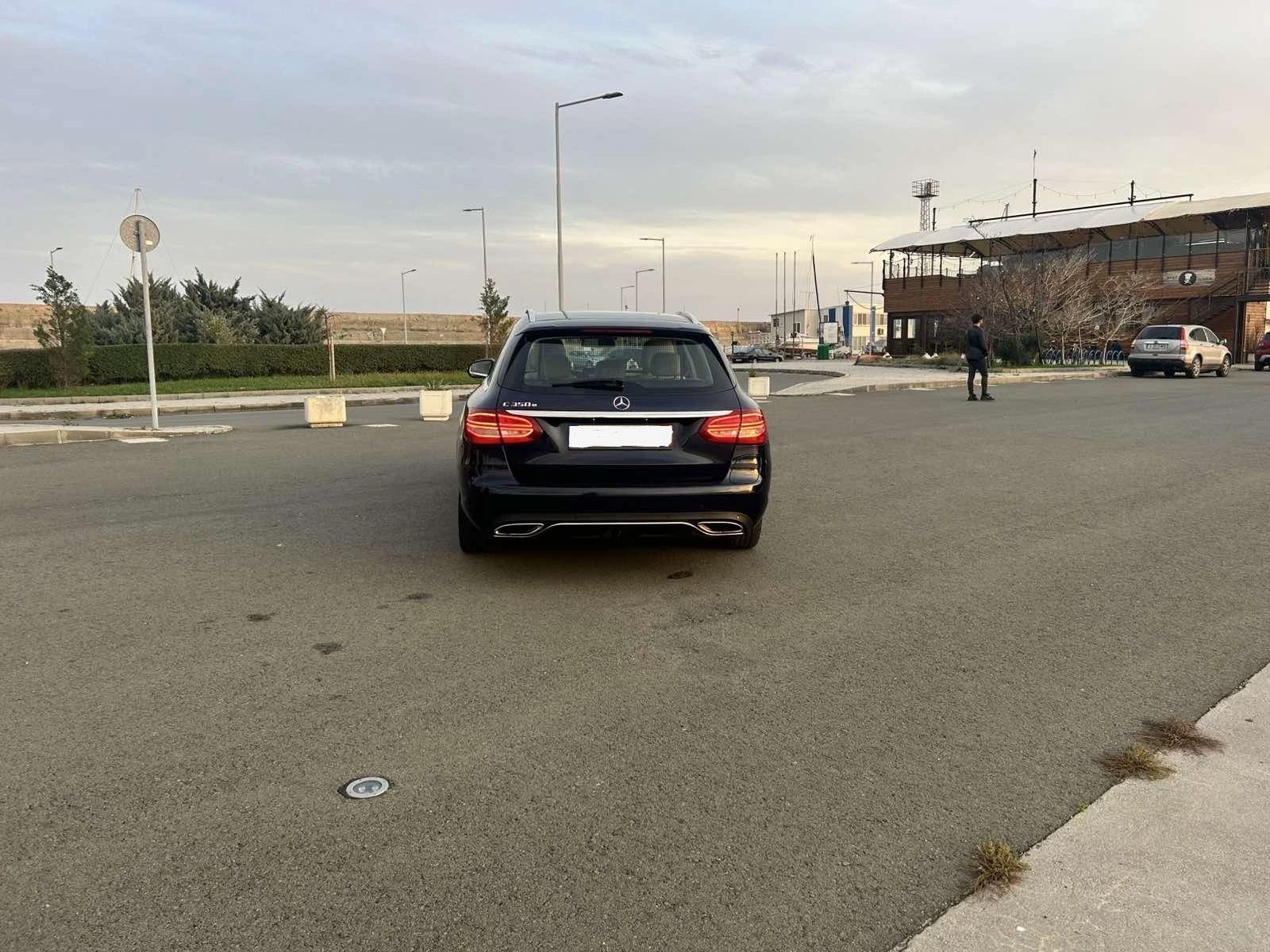 Mercedes-Benz C 350 Всички възможни екстри! - изображение 6