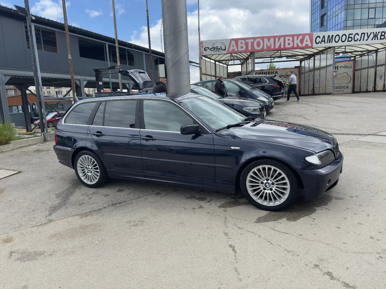 BMW 330 3.0 ръчка задно, снимка 2 - Автомобили и джипове - 54398844