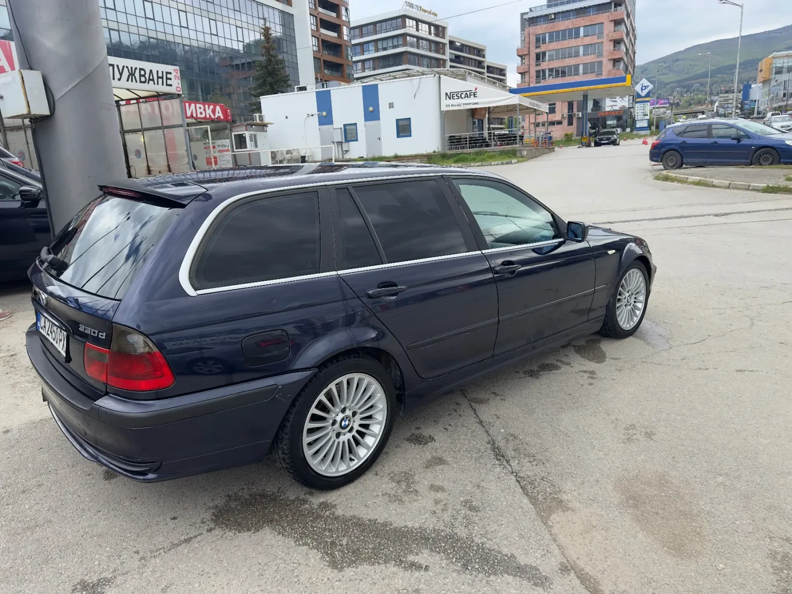 BMW 330 3.0 ръчка задно, снимка 6 - Автомобили и джипове - 54398844