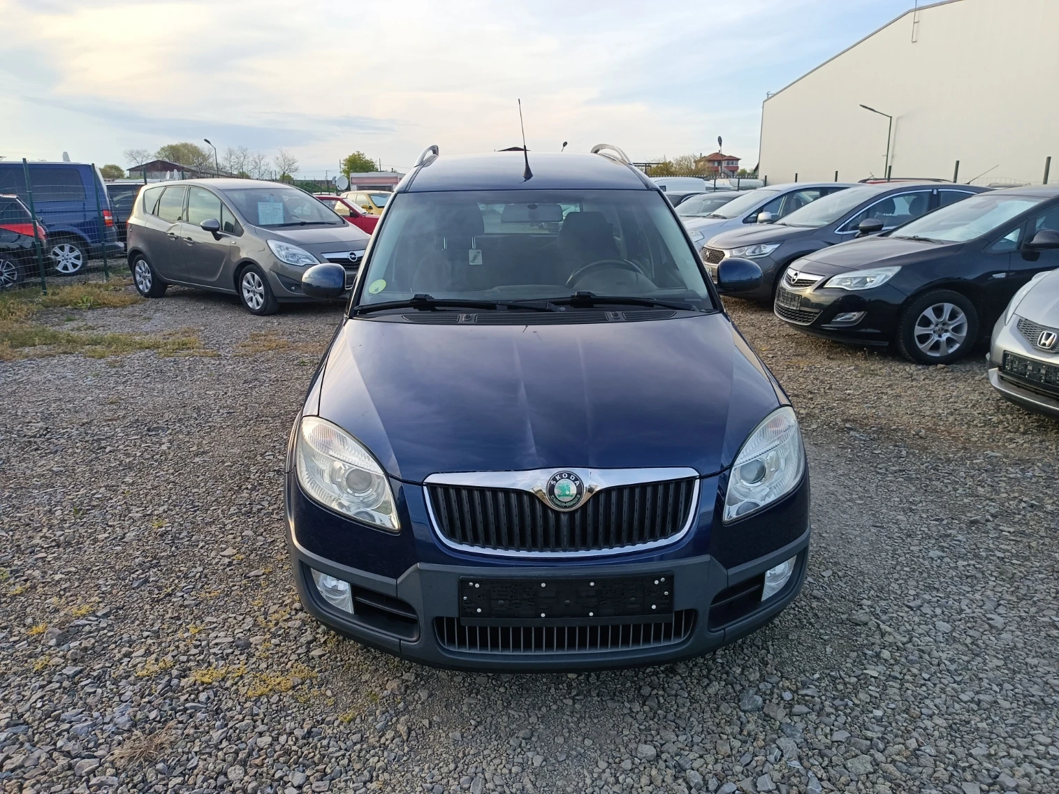 Skoda Roomster 1, 6i SCOUT, снимка 3 - Автомобили и джипове - 54483032