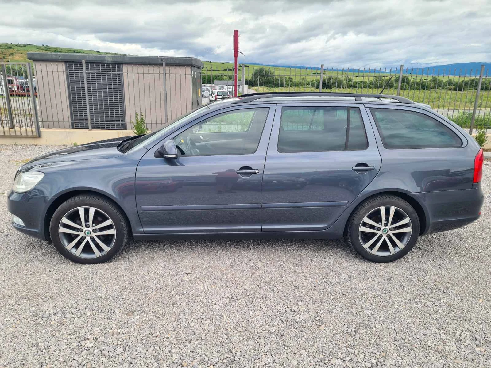 Skoda Octavia 1.6HDI DIZEL, снимка 11 - Автомобили и джипове - 54908855