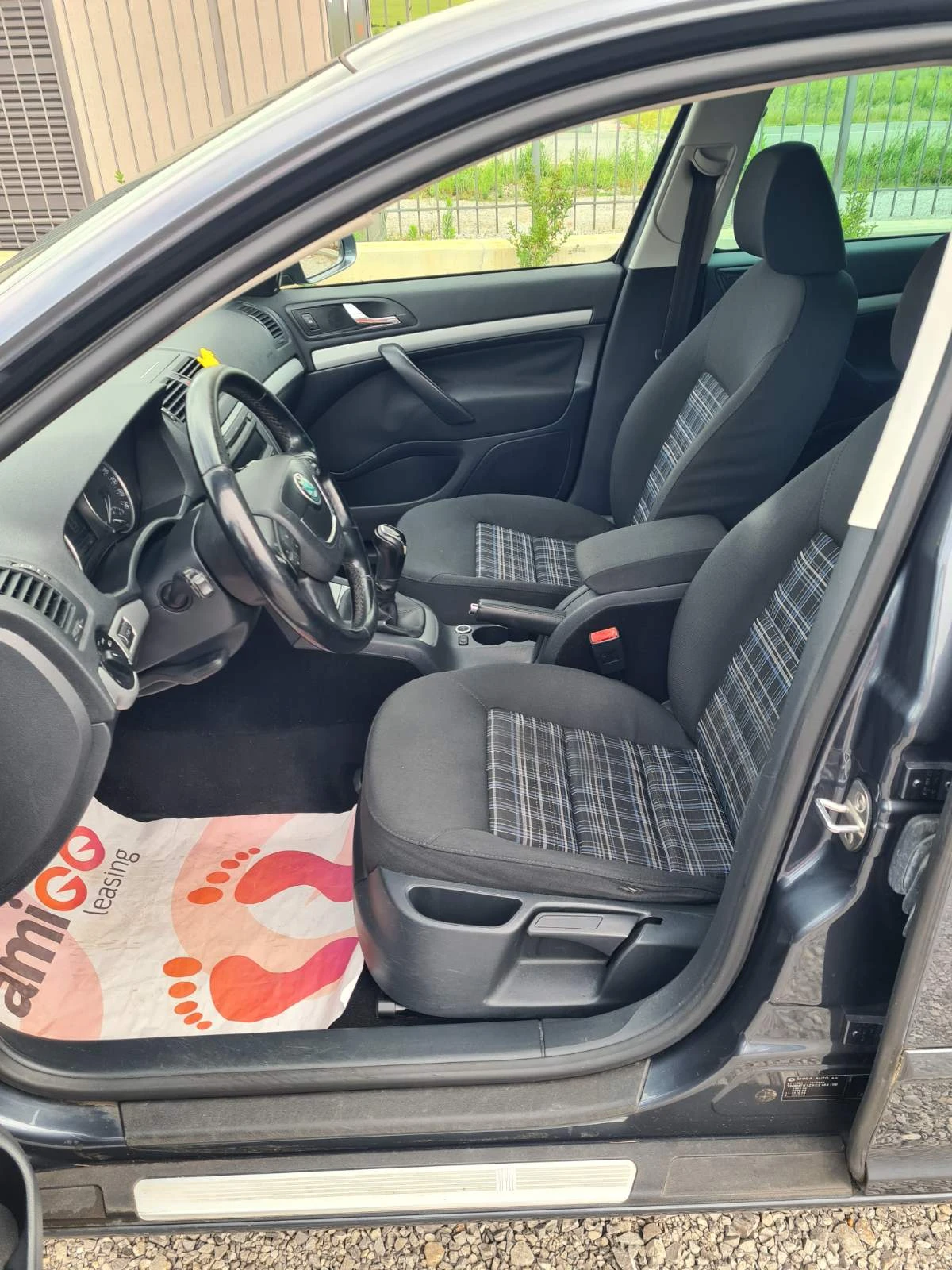 Skoda Octavia 1.6HDI DIZEL, снимка 10 - Автомобили и джипове - 54908855