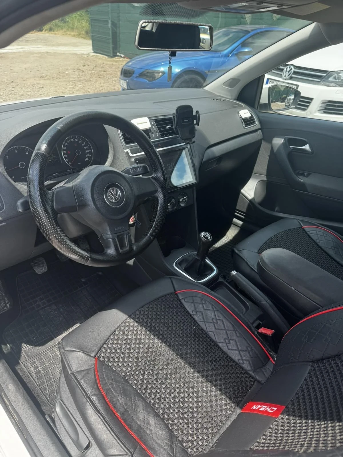 VW Polo 1.6TDI 90kc, снимка 9 - Автомобили и джипове - 55086827