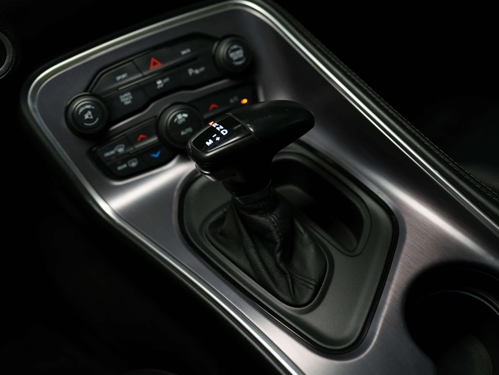 Dodge Challenger R/T | ALPINE / Кожа / ЦЕНА до БГ, снимка 15 - Автомобили и джипове - 55675805