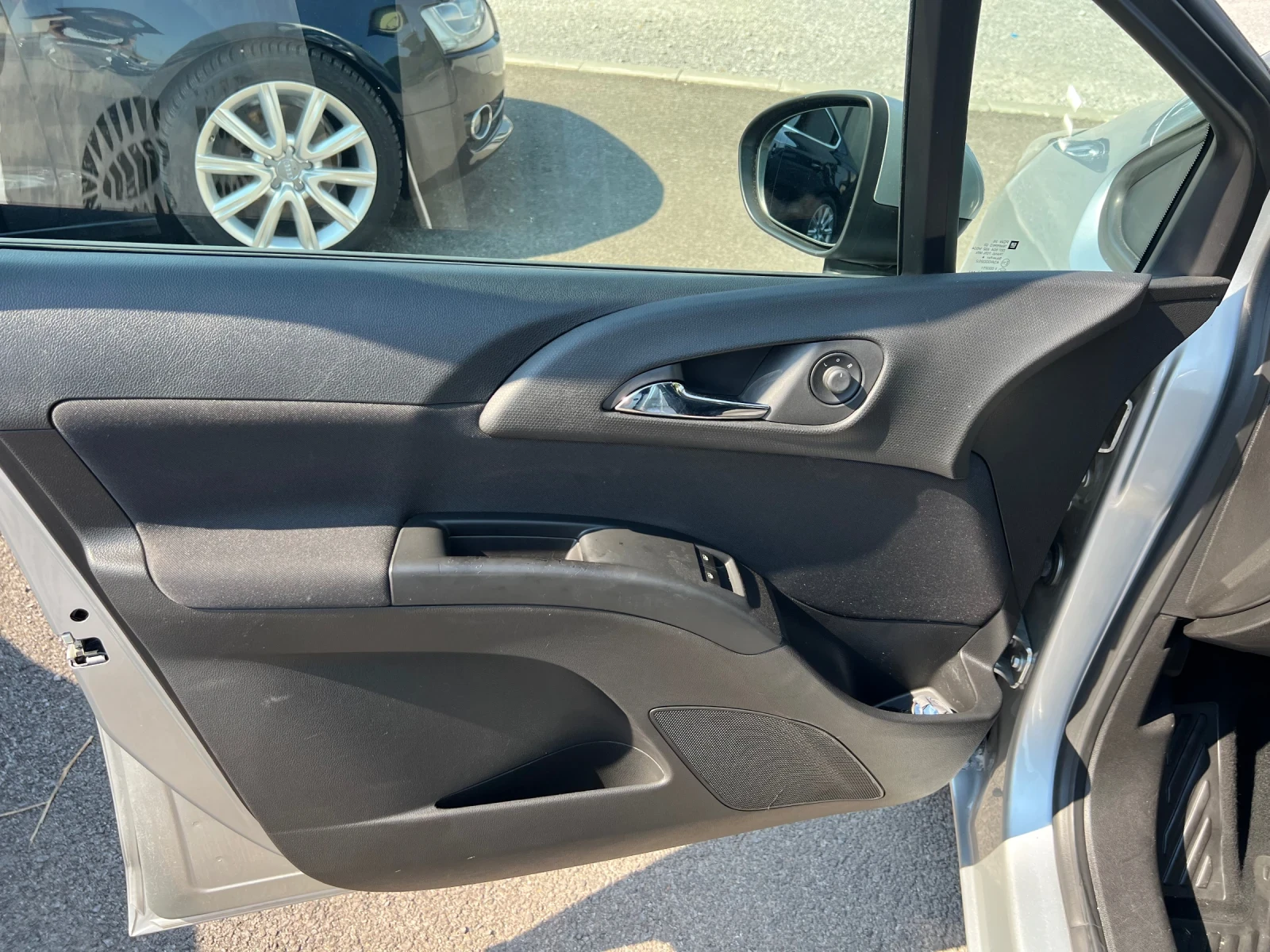 Opel Meriva ? 1.4 Turbo 120 к.с. LPG | Евро 6 | 2, снимка 13 - Автомобили и джипове - 55730429
