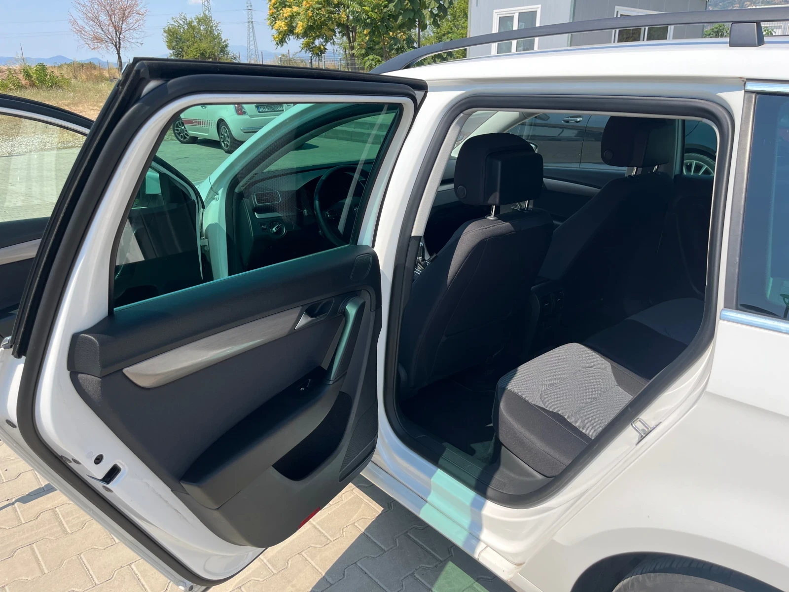 VW Passat 2.0tdi/DSG/пълна история и ТЮВ, снимка 12 - Автомобили и джипове - 55735900