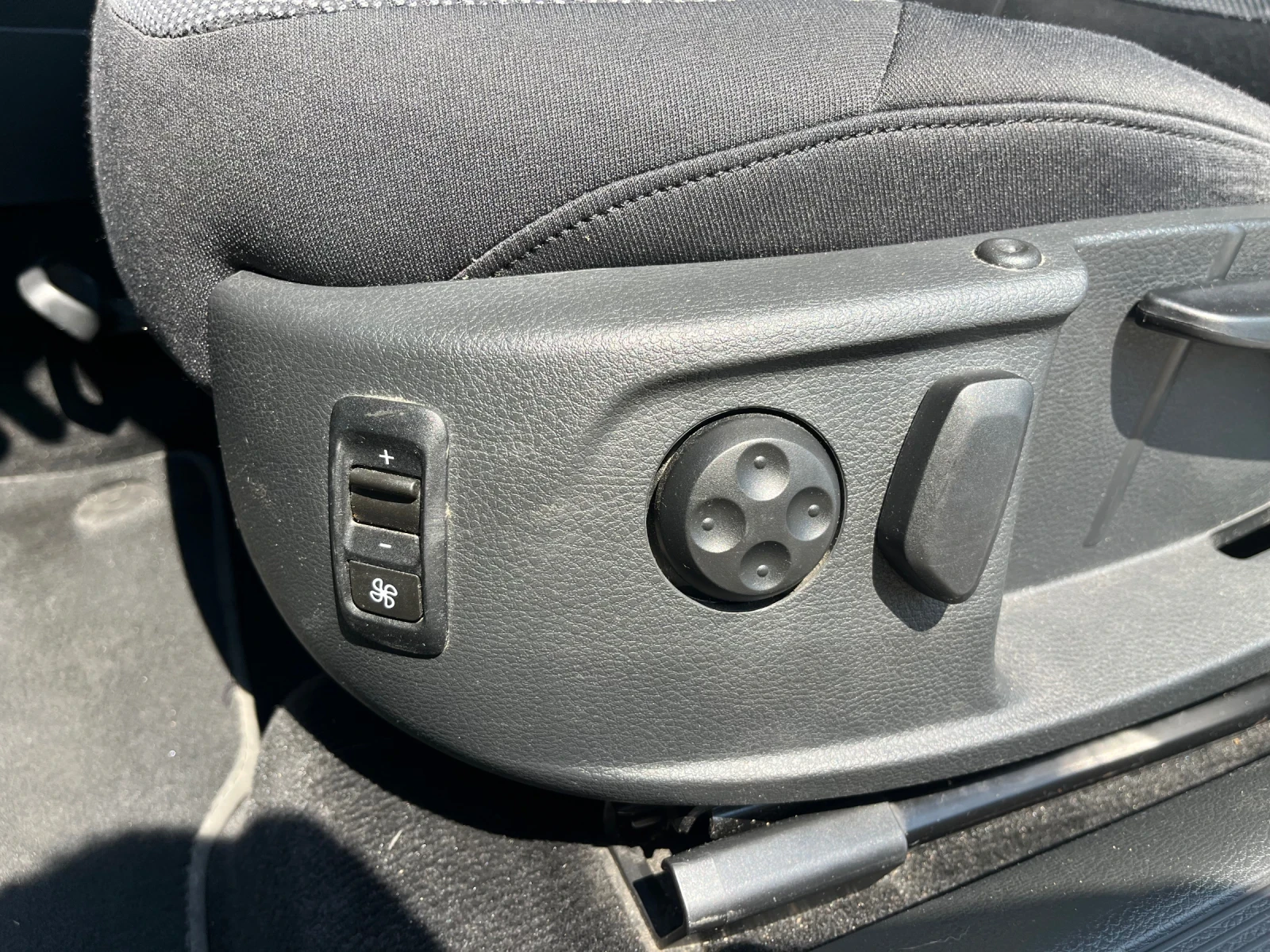 VW Passat 2.0tdi/DSG/пълна история и ТЮВ, снимка 9 - Автомобили и джипове - 55735900