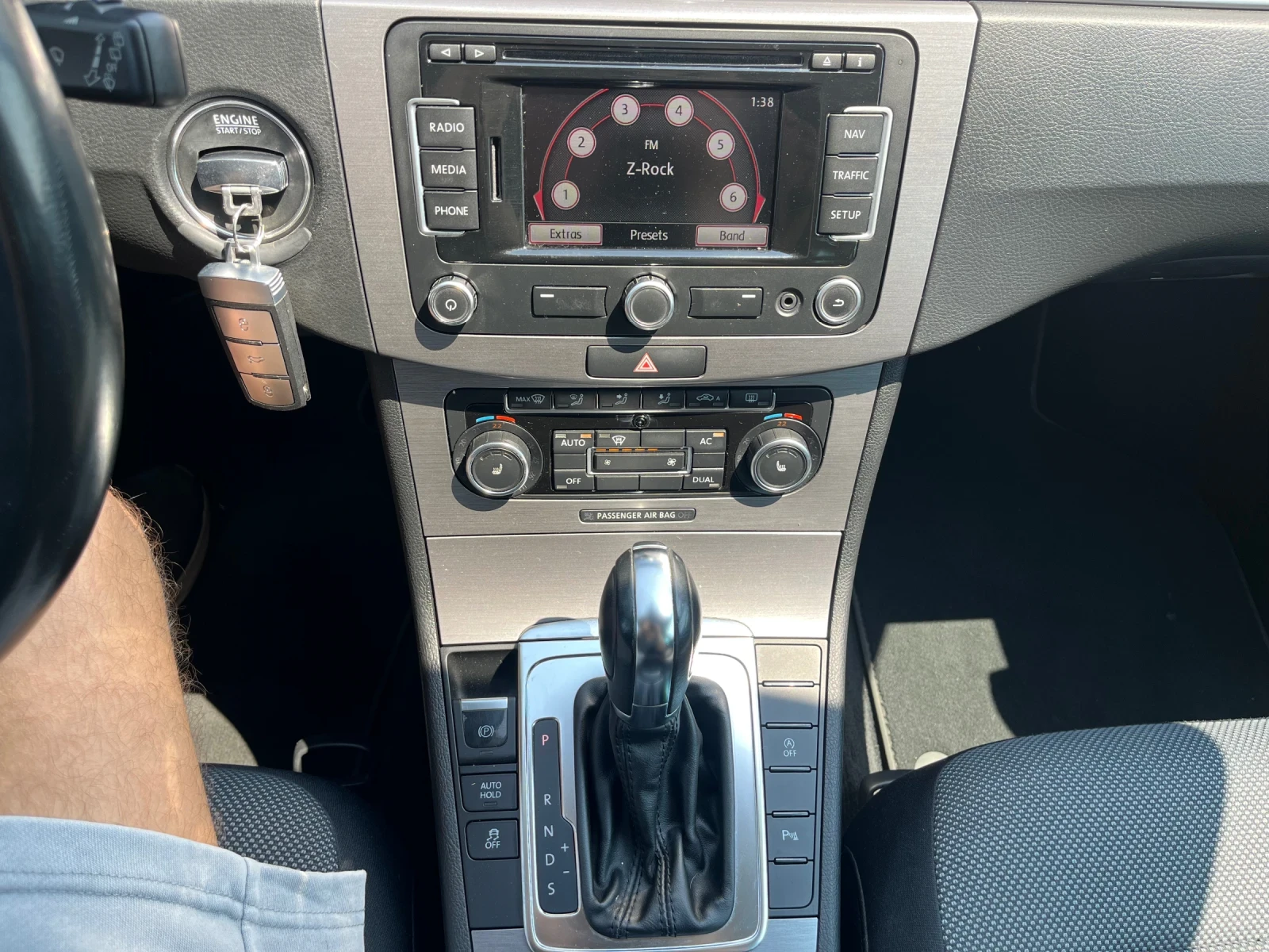 VW Passat 2.0tdi/DSG/пълна история и ТЮВ, снимка 17 - Автомобили и джипове - 55735900