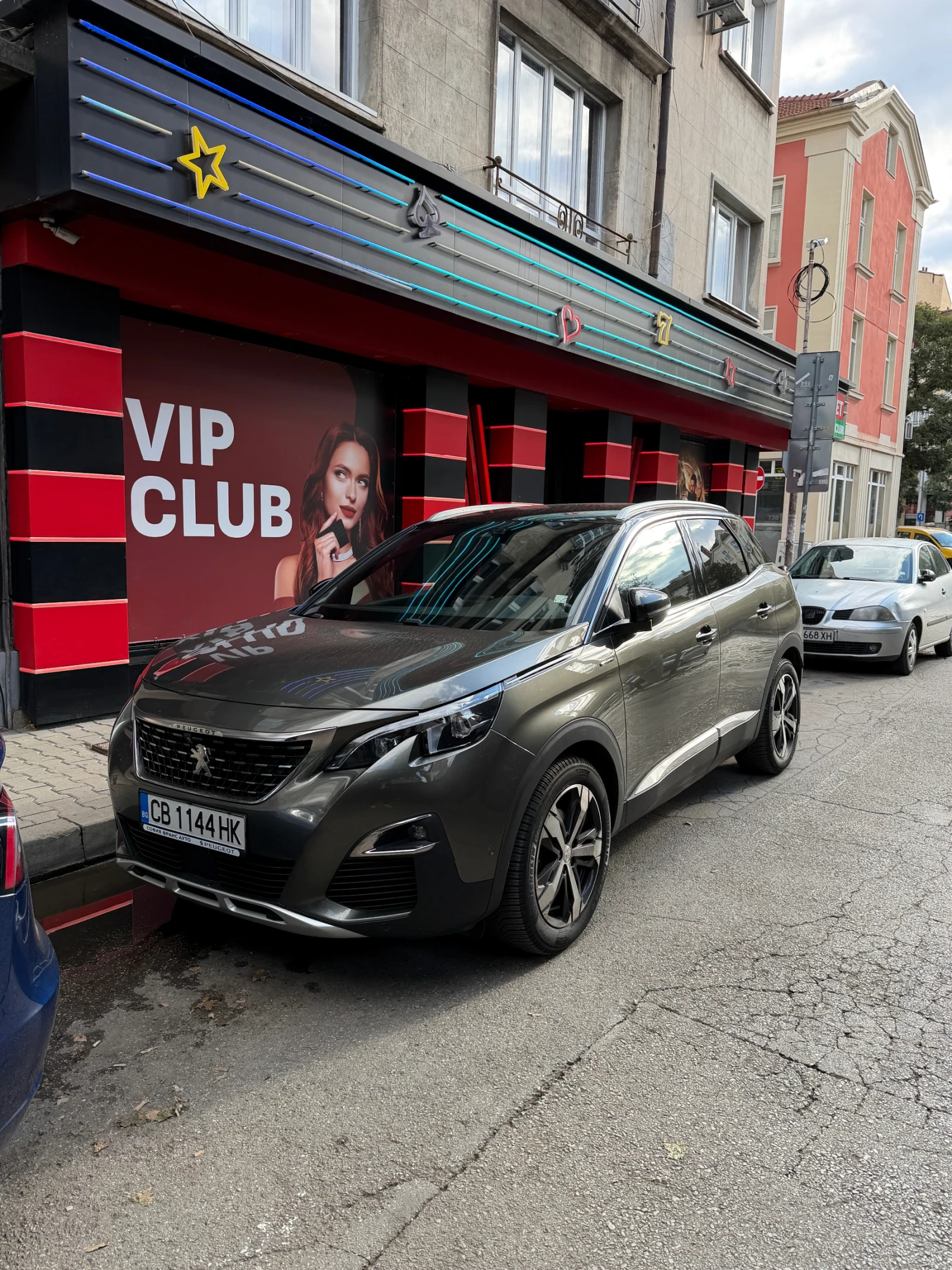 Peugeot 3008 GT Line 1.6 180кс турбо Бензин , снимка 2 - Автомобили и джипове - 56250563