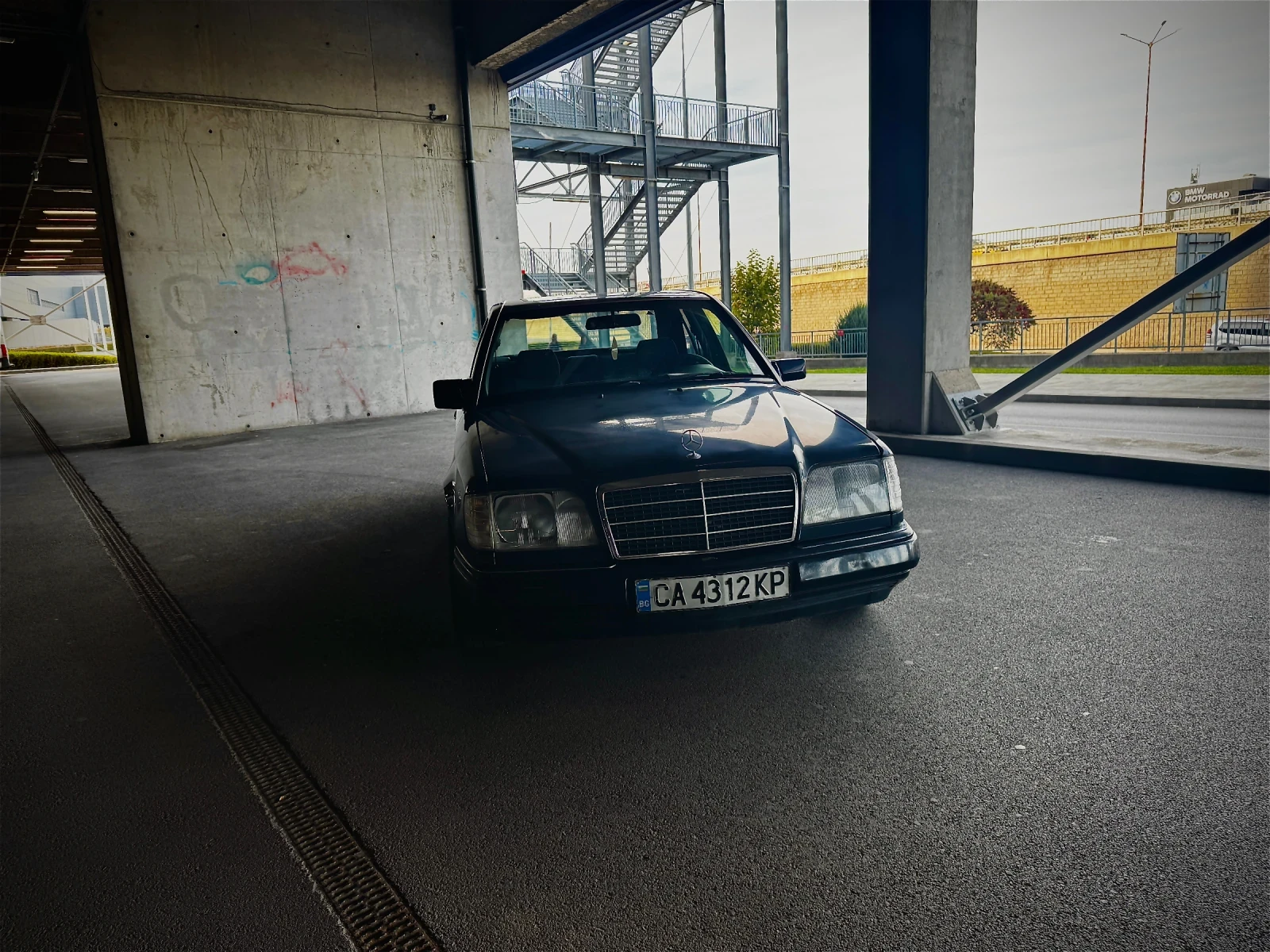 Mercedes-Benz 124 2.2 150к., снимка 9 - Автомобили и джипове - 56597308