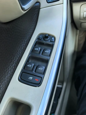 Volvo XC60 AWD, снимка 15