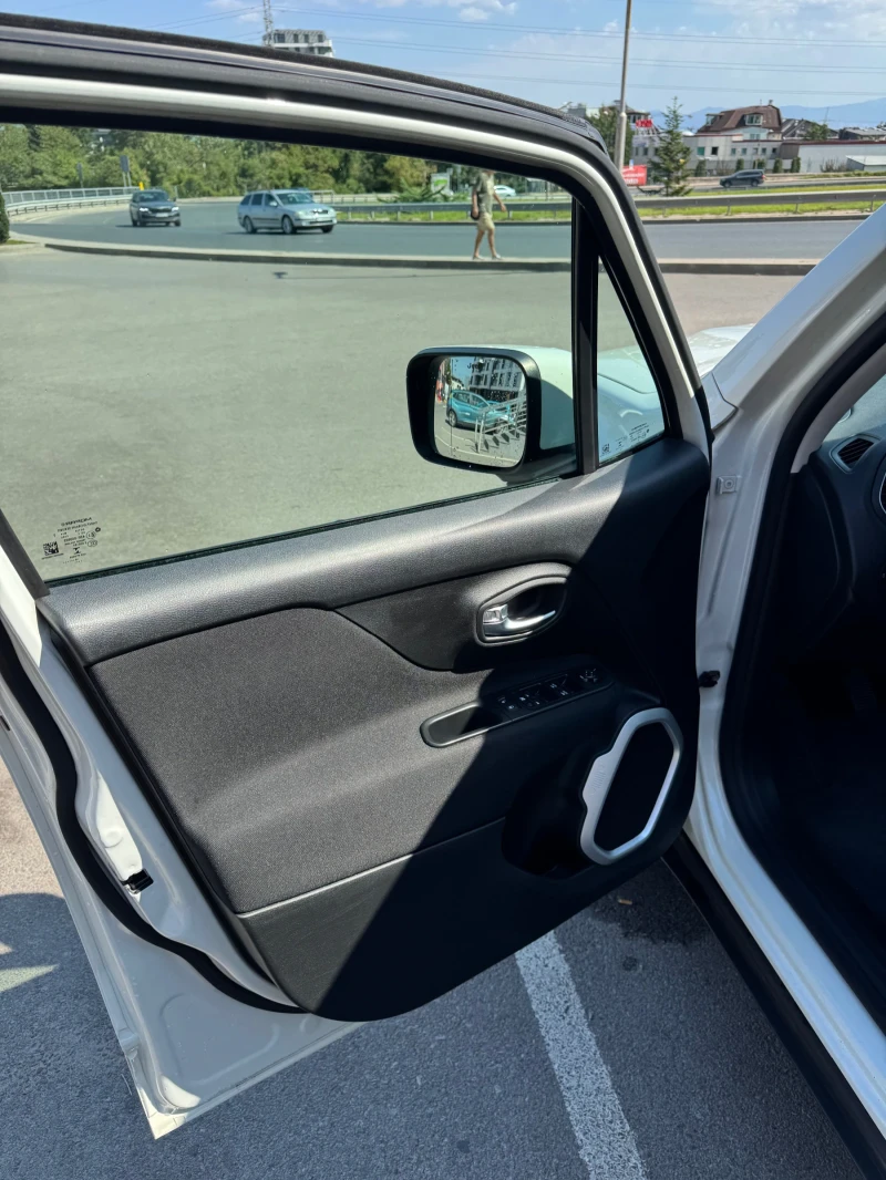 Jeep Renegade 1.6M-jet, снимка 11 - Автомобили и джипове - 52426993