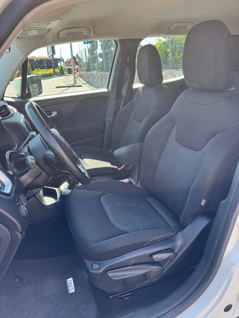 Jeep Renegade 1.6M-jet, снимка 9 - Автомобили и джипове - 52426993
