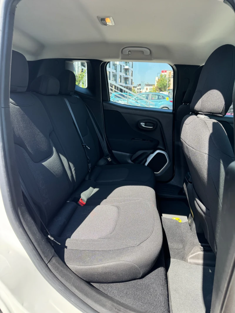 Jeep Renegade 1.6M-jet, снимка 13 - Автомобили и джипове - 52426993