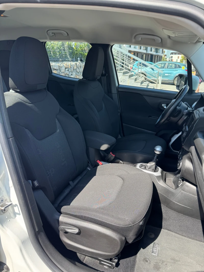 Jeep Renegade 1.6M-jet, снимка 12 - Автомобили и джипове - 52426993
