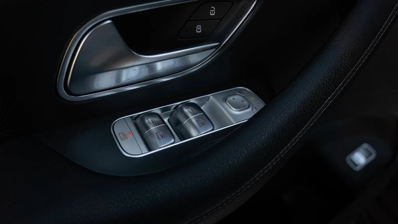 Mercedes-Benz GLE 350 GLE 350D 4Matic / AMG пакет / Подгрев/ Въздушно, снимка 10 - Автомобили и джипове - 52924017